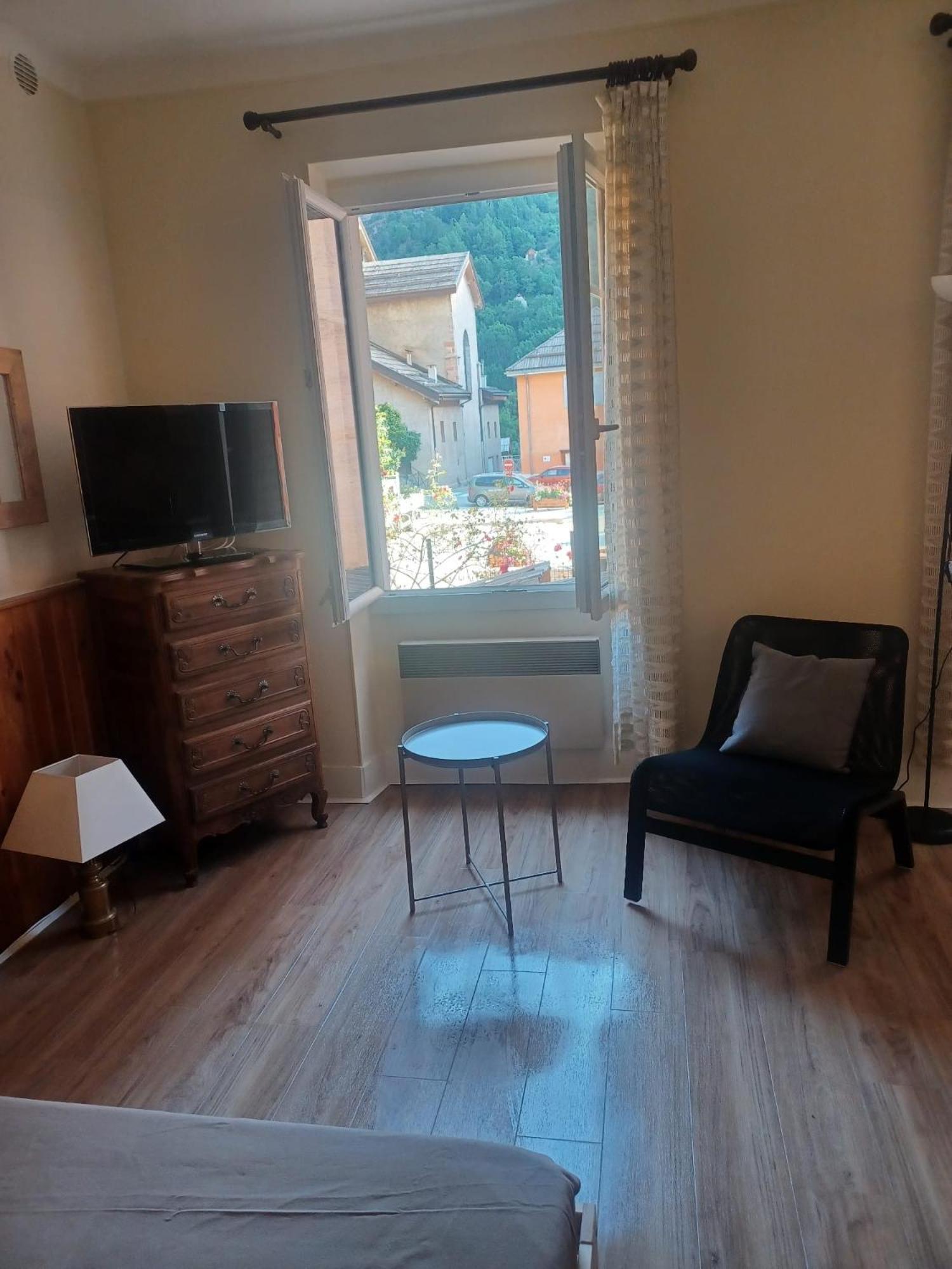 Studio Le Clocher Сент-Этьен-де-Тине Экстерьер фото
